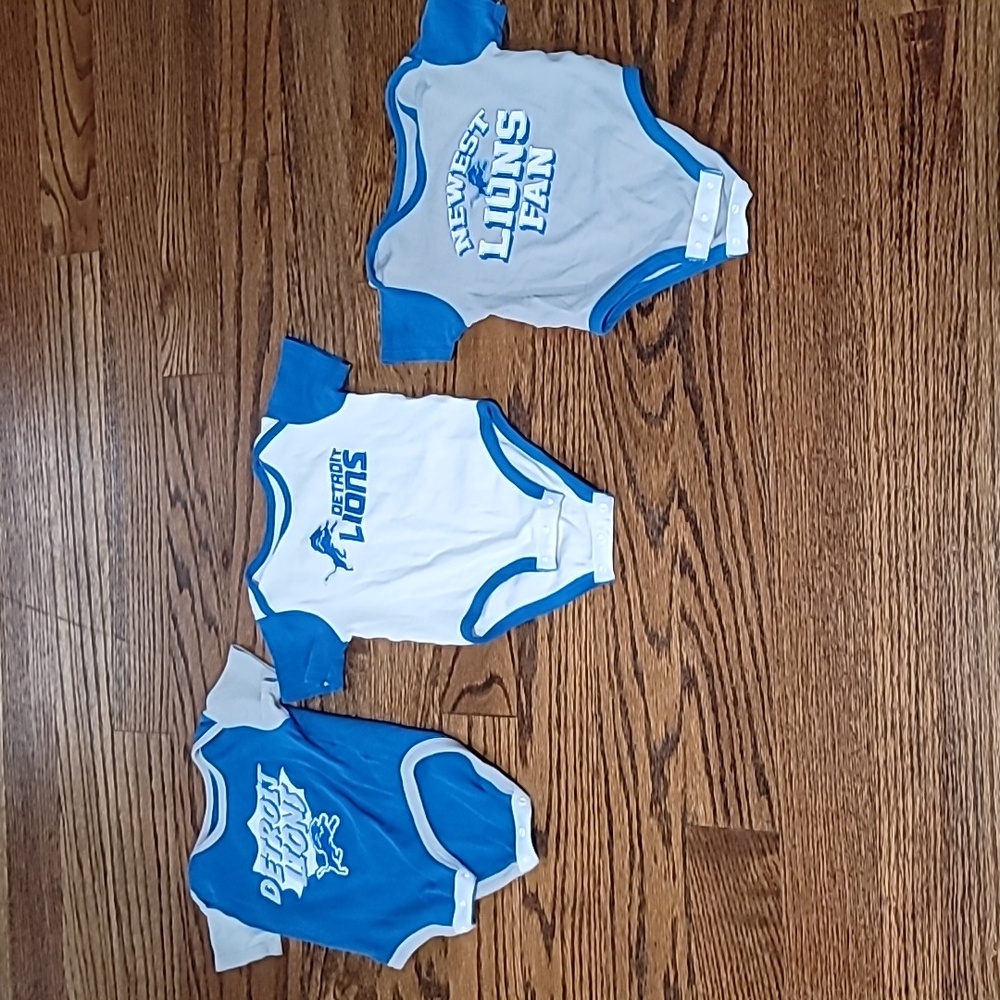 Lions 🦁 Onesies